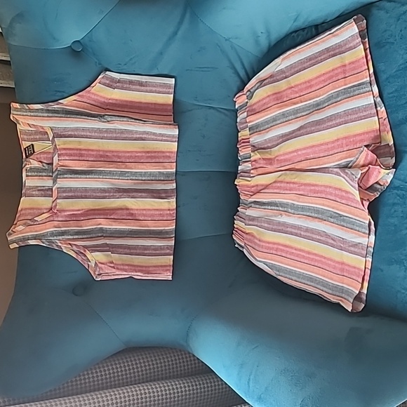 Striped cropped top with open back and matching shorts S - Picture 1 of 4